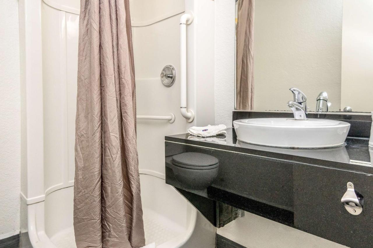 Motel 6 Fort Worth North Haltom City Dış mekan fotoğraf